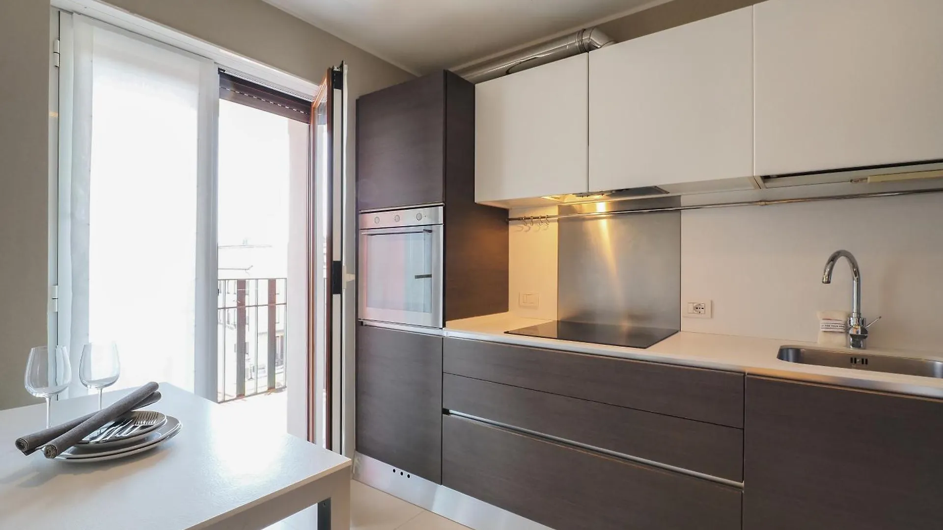 Elegante, Spazioso E Silenzioso Nel Cuore Di Milano Apartamento